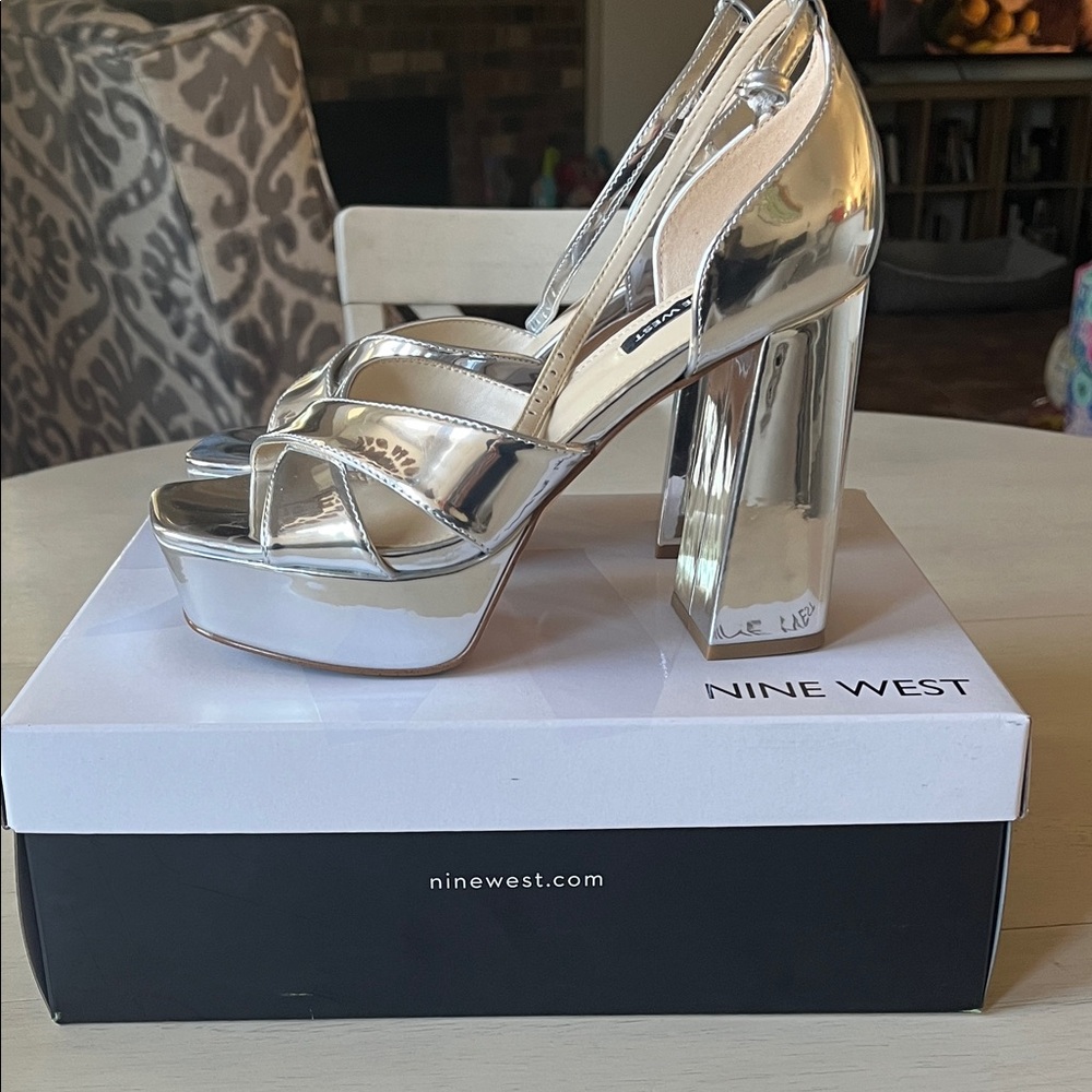 Nine West Vicky3 silver platforms - Picture 4 of 11